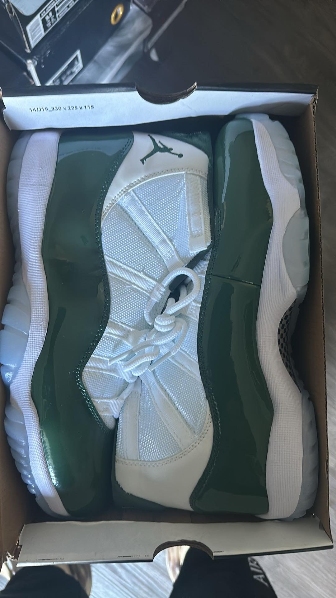 AIR JORDAN 11 RETRO GREEN